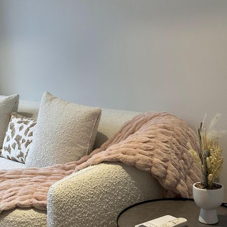 Black-Luxe Living In The Heart Of City Apartment Christchurch Bagian luar foto