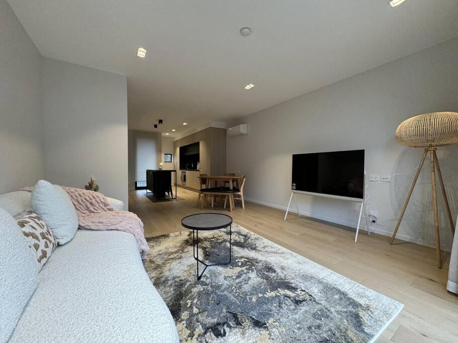 Black-Luxe Living In The Heart Of City Apartment Christchurch Bagian luar foto